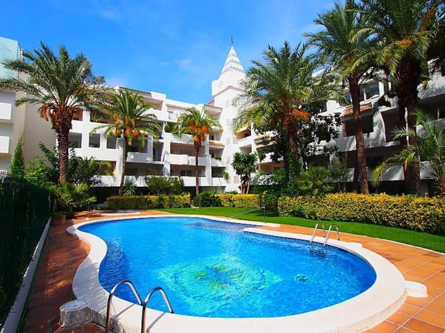 Superbe En Avec Piscine. Appartement